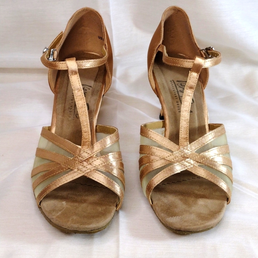 Woman's Very Fine Danceport shoes size 8